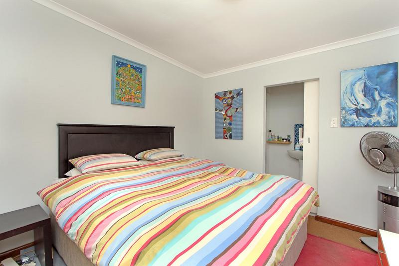 To Let 2 Bedroom Property for Rent in Green Point Western Cape